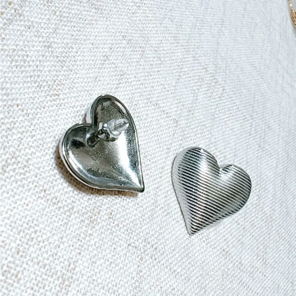 Silver heart earrings N465